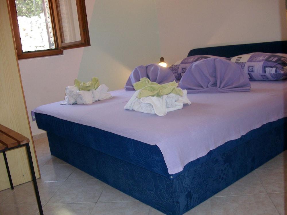 Ina - Peaceful - H Pierida