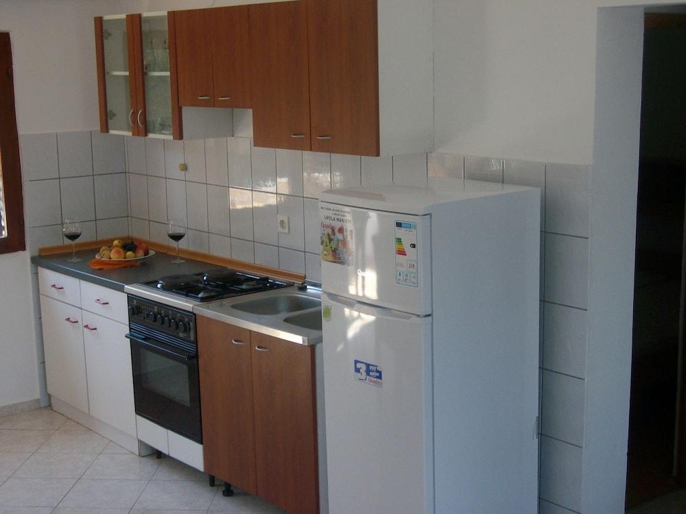 Ina - Peaceful - H Pierida