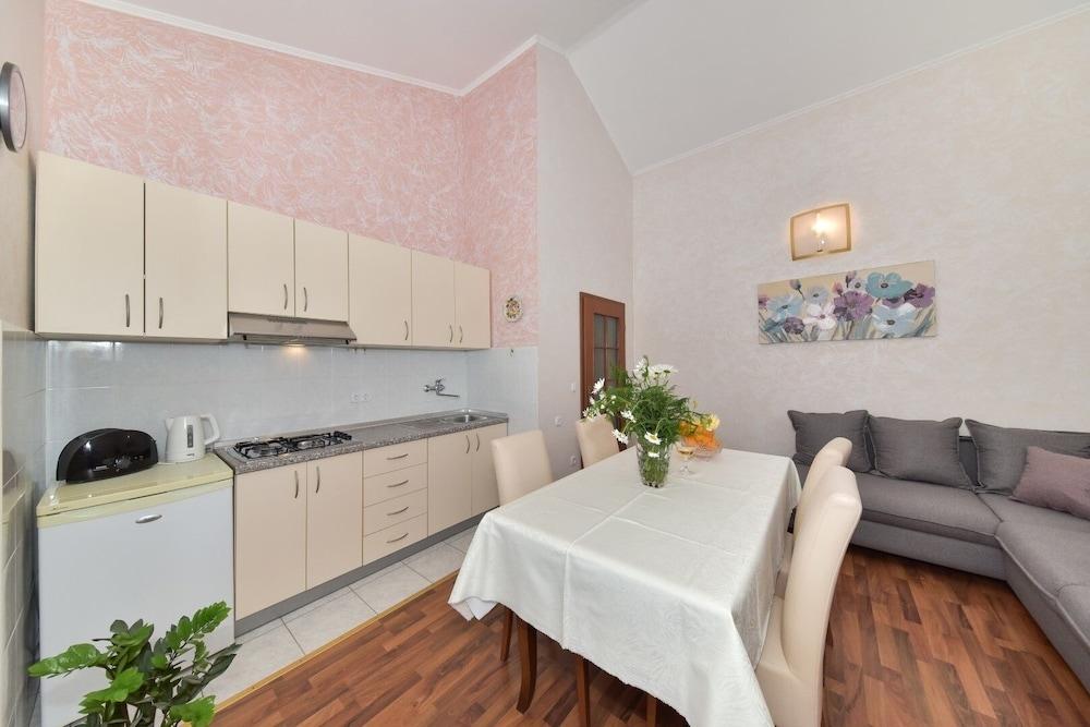 Ani - With Pool - A6