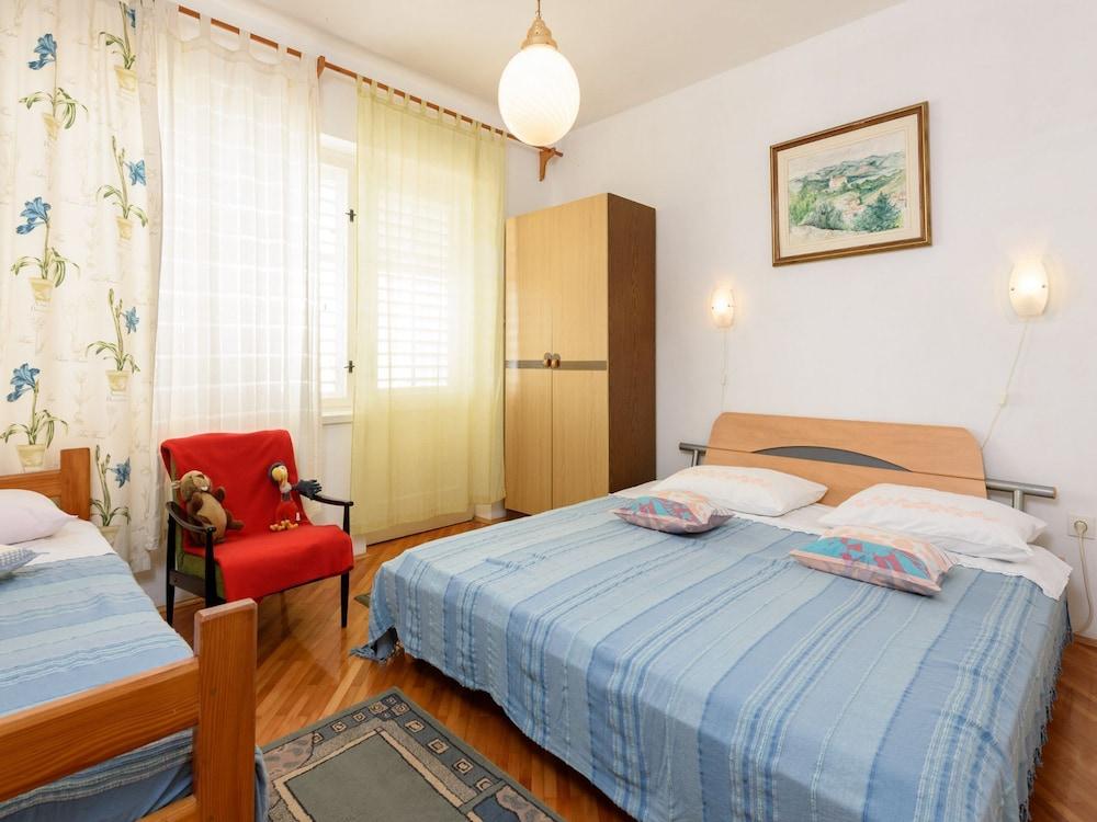 Mihaela - sea View - A1