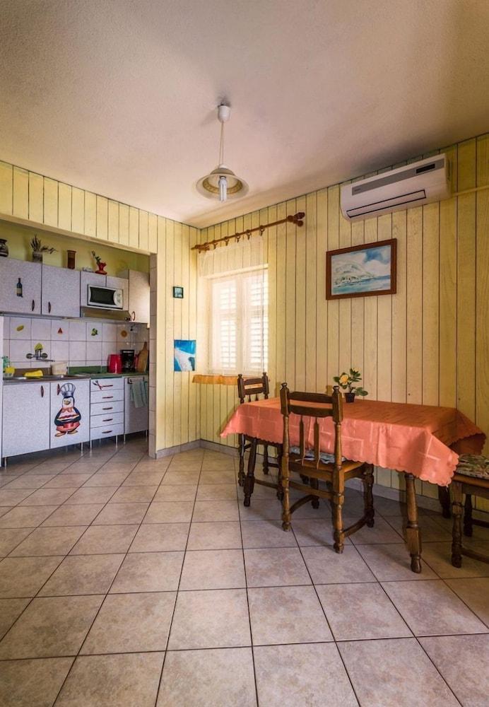 Zdravko - 5 m From Beach - A1