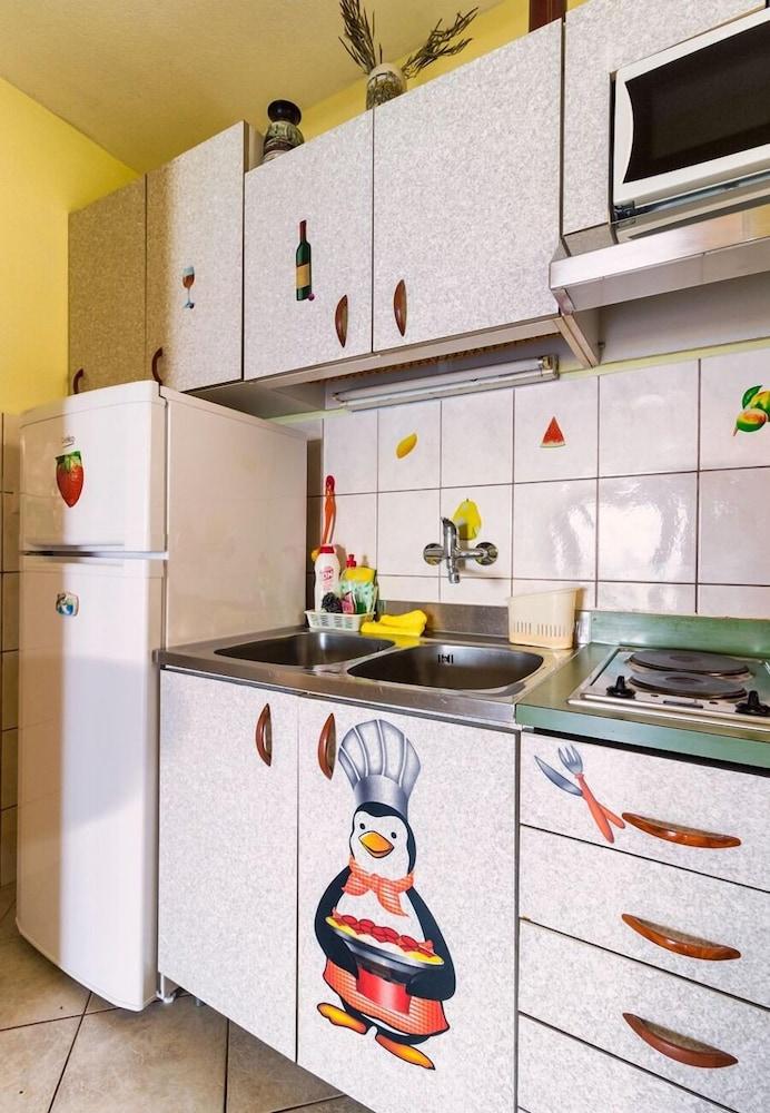 Zdravko - 5 m From Beach - A1