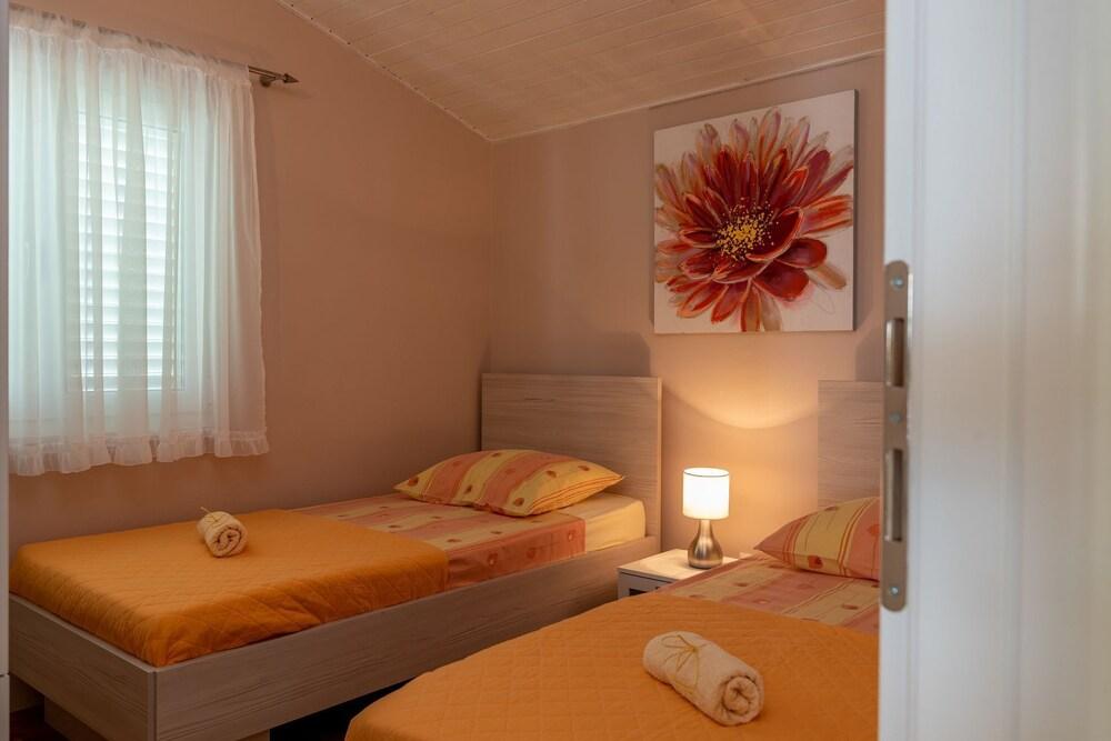 Daniela - Terrace With Amazing sea View - A1