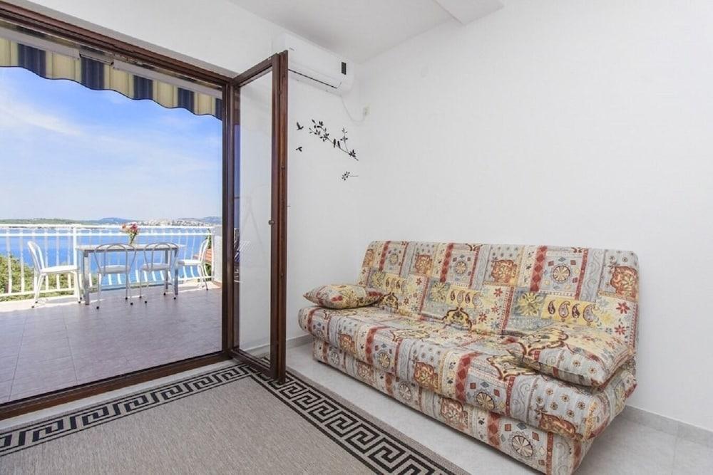 Milans - 25m From the Beach - A4