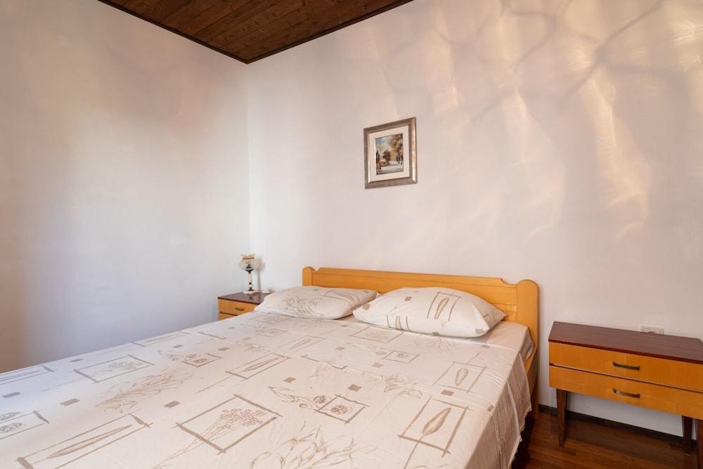 Din - 40 m From sea - A1