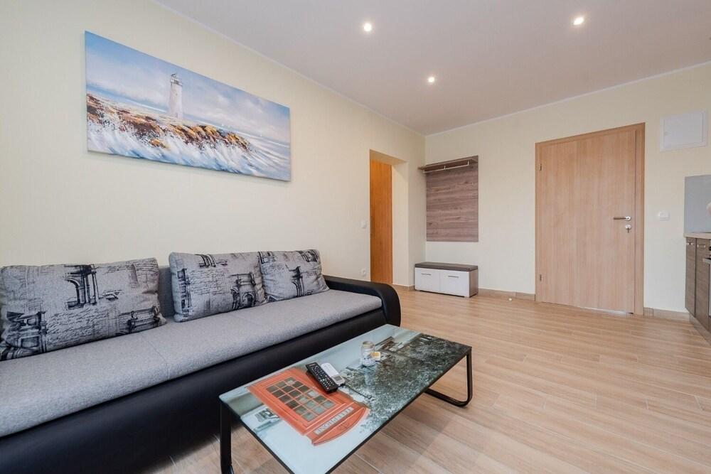 Tomo - Open Pool and Pool for Children - A6