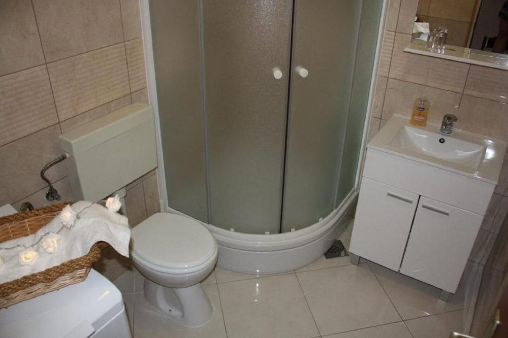 Niko - With Pool - A2