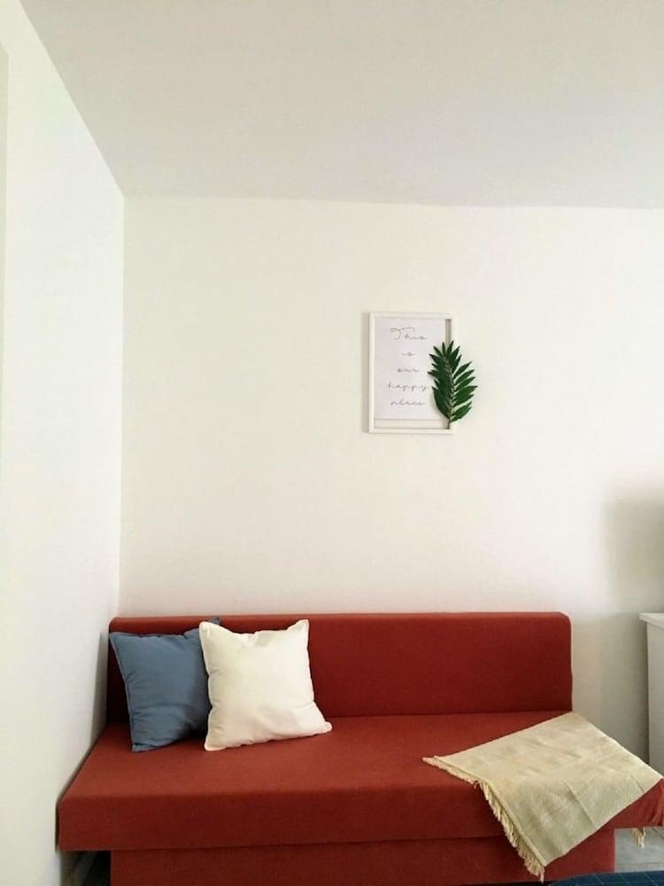 Mara - Free Parking - Off2 - SA2