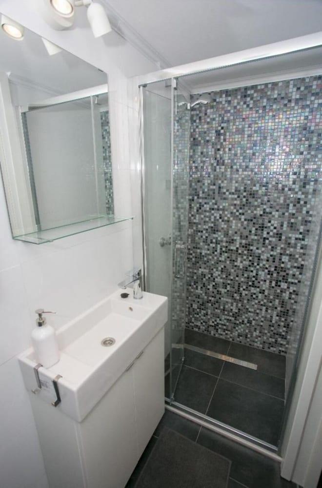 Marina - With Parking - SA1