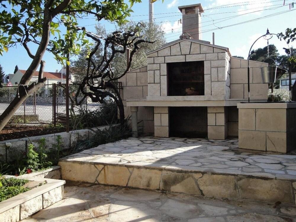 Liza - 80 M From the sea - SA1