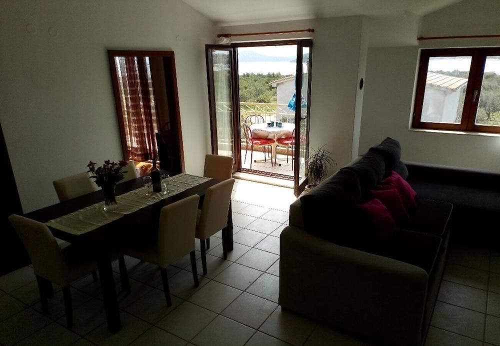 Damir - on the sea Side - A2