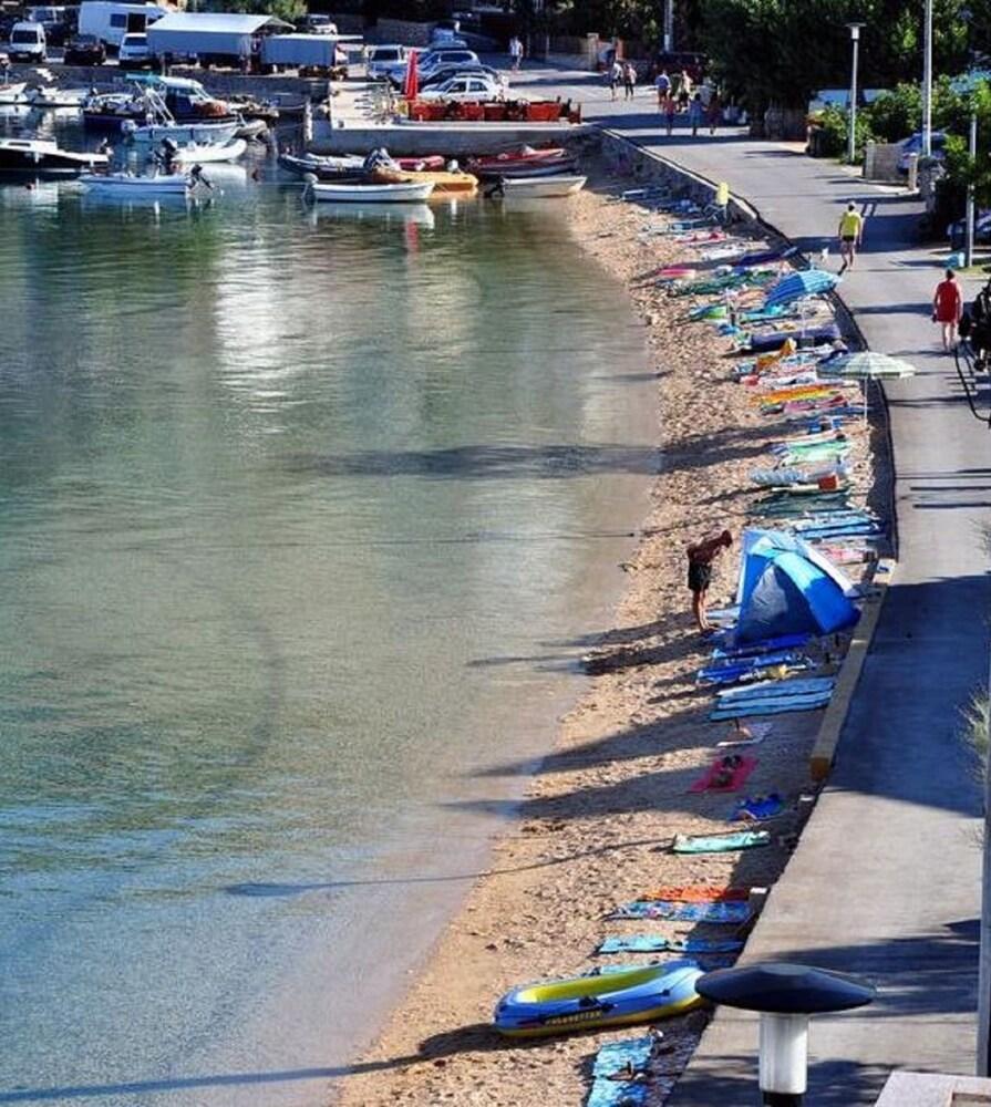 Draga - 15 m From Pebble Beach - A4