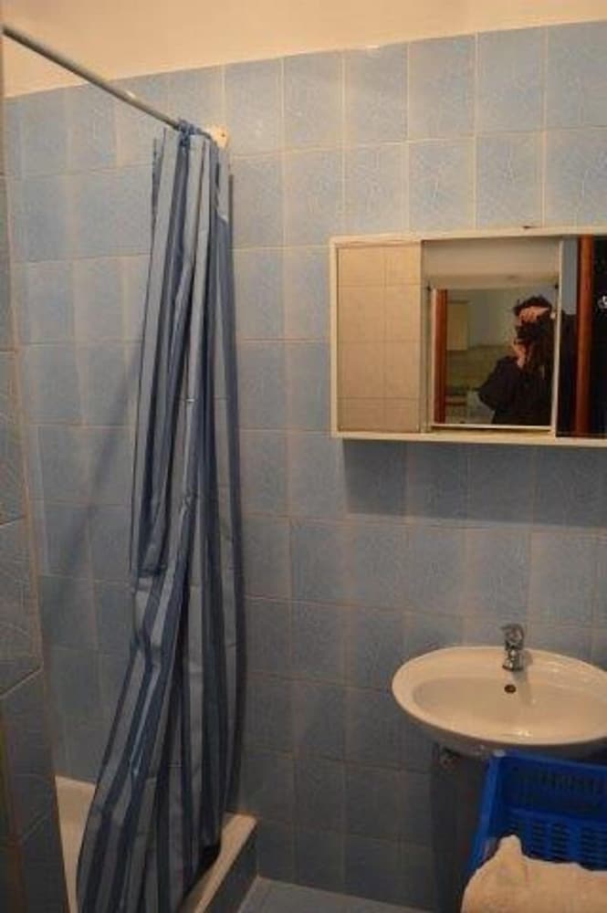 Maja - Affordable With Parking - A2-lukrecija