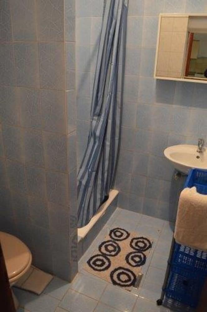 Maja - Affordable With Parking - A2-lukrecija