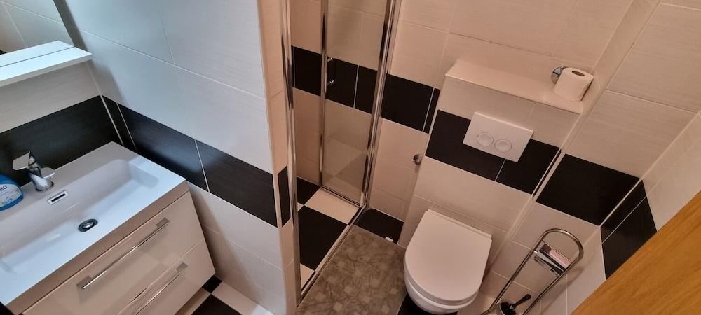 Mark - 10 m From sea - A6