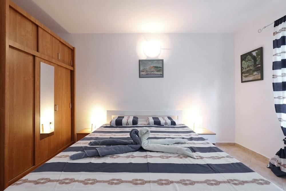 Djurdja - 20 m From Beach - A1 Lucija