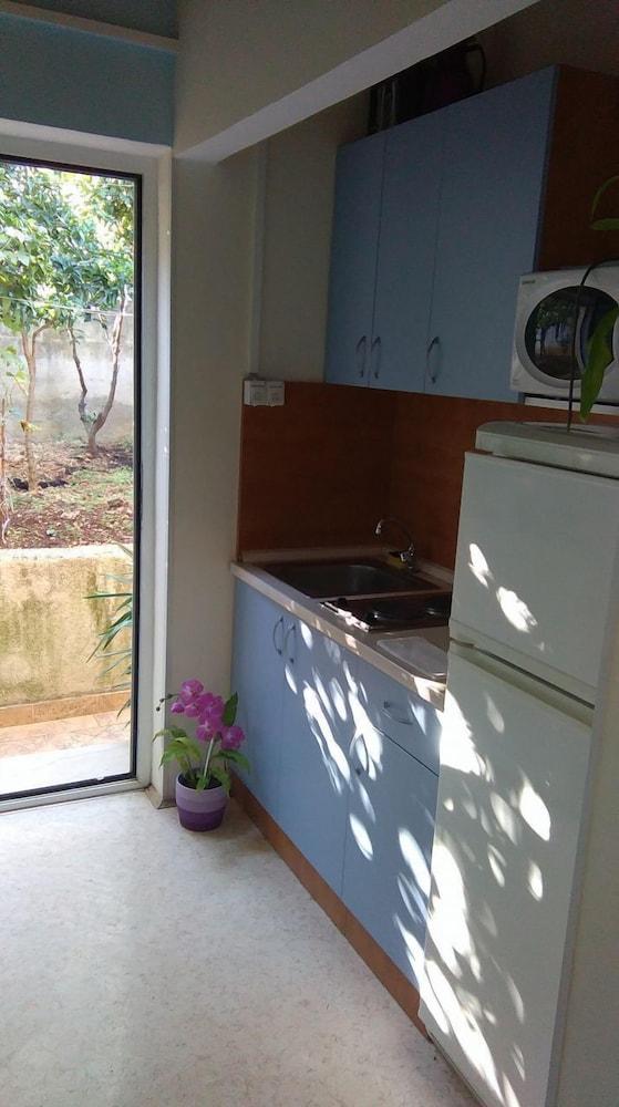 Vini - Direct by the sea and Free Parking - A3