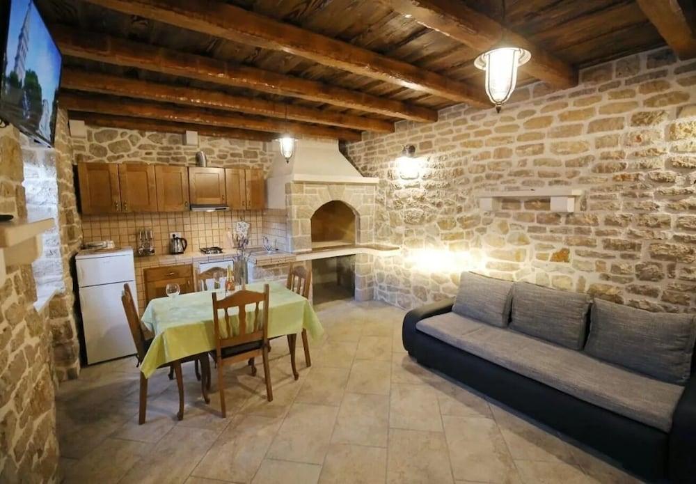 Josi - Modern old - H