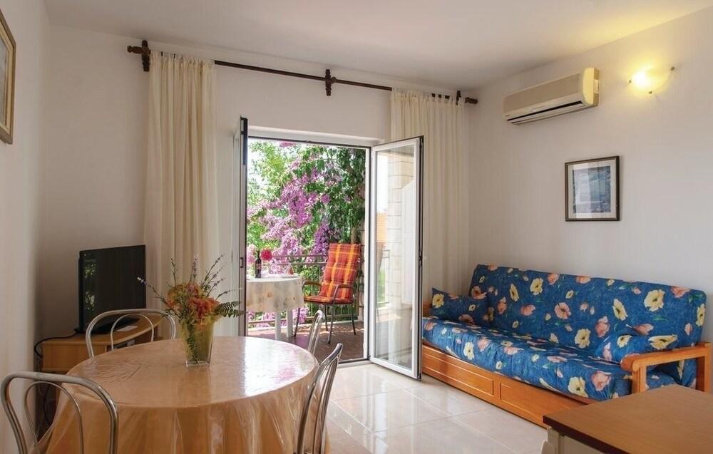 Zdravko - Comfortable & Close to the sea - A2