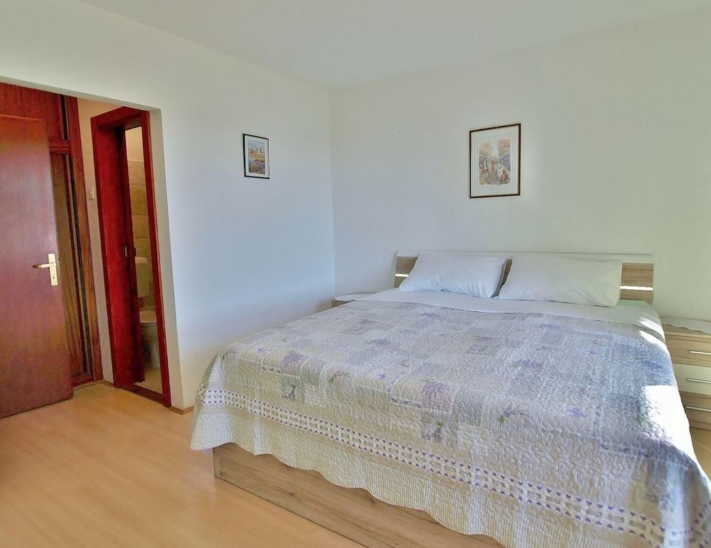 Zdenka - Garden Terrace - A2