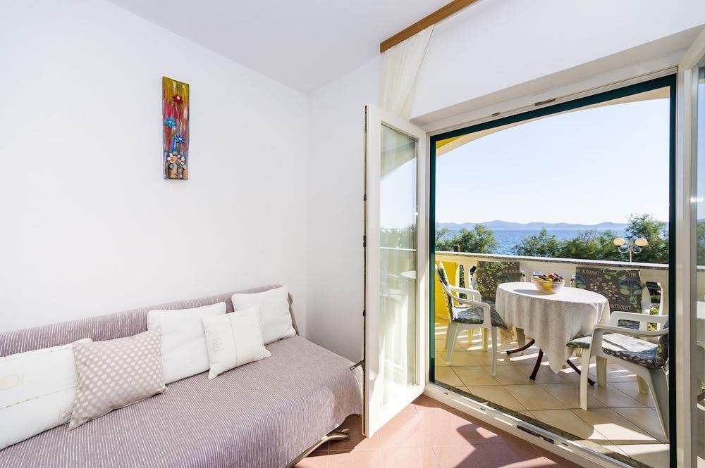 Petin - 5m From the sea - A1