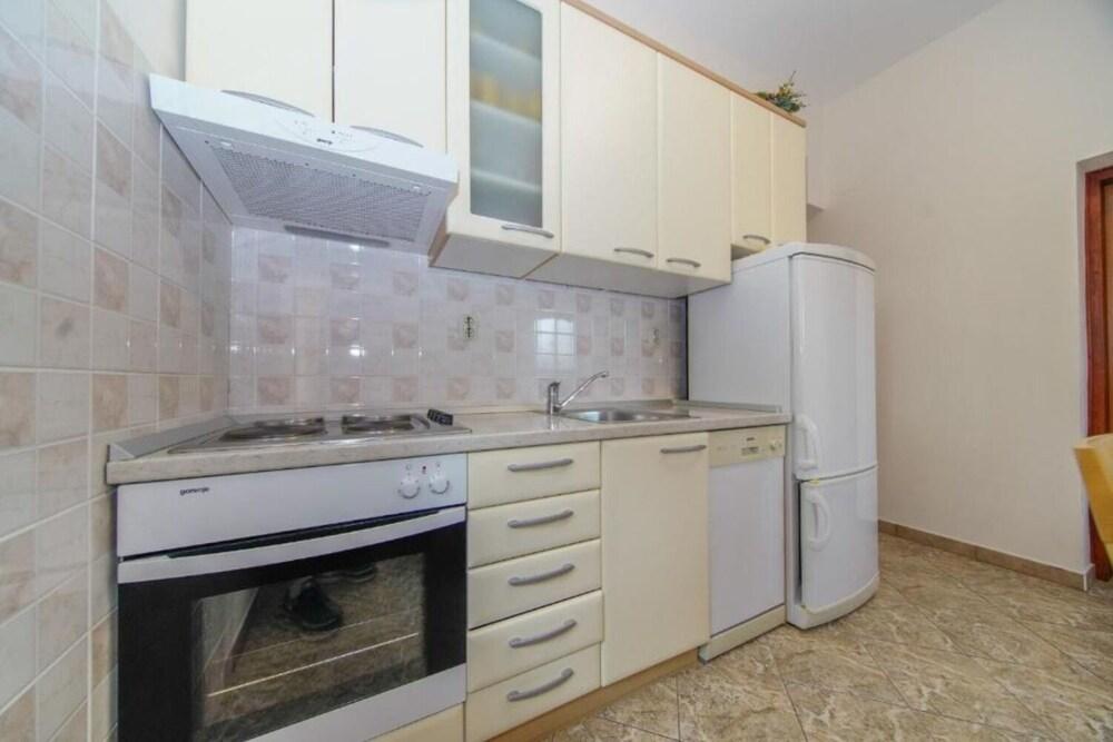 Brane - Economy Apartments - A2