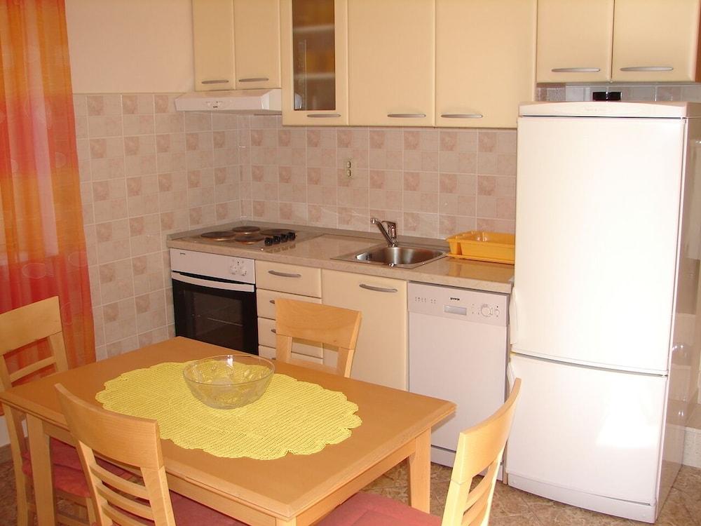 Brane - Economy Apartments - A2