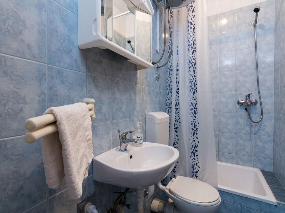 Miranda - Quiet & Next to the sea - A1