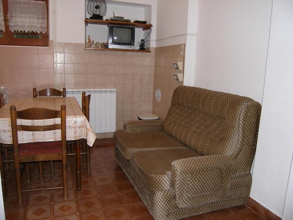 Mirko - 100m From Beach - A2