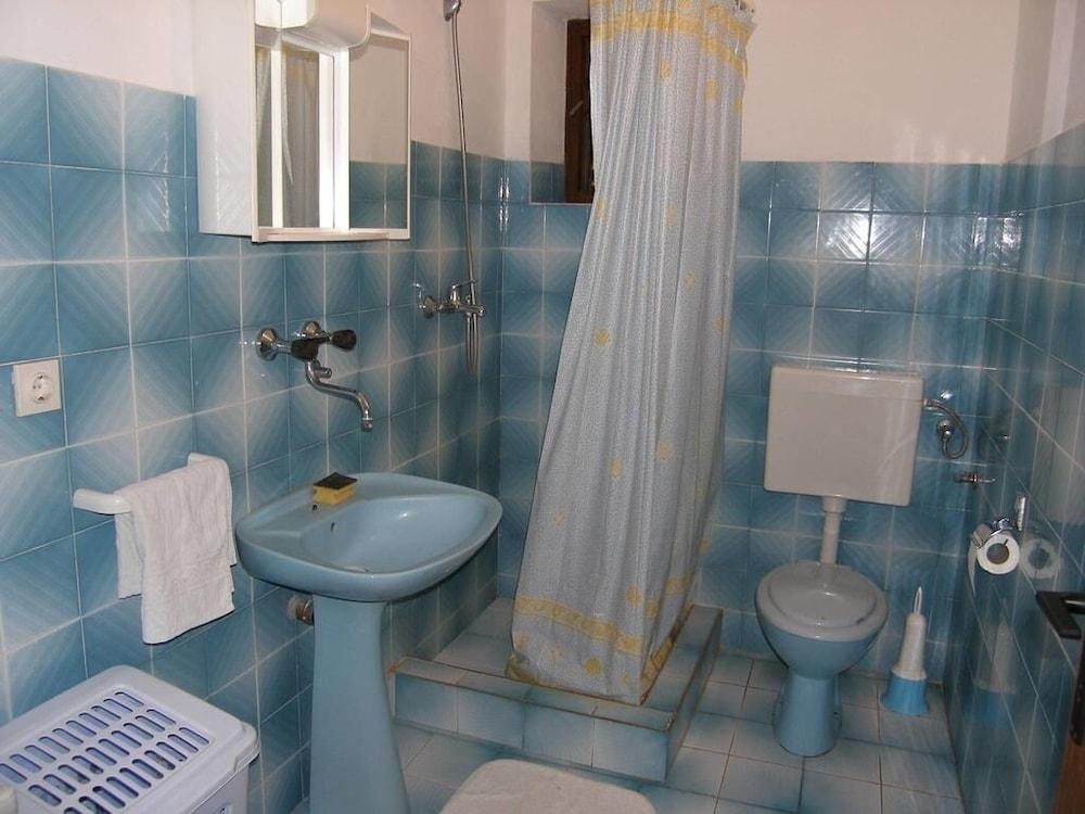 Mirko - 100m From Beach - A2