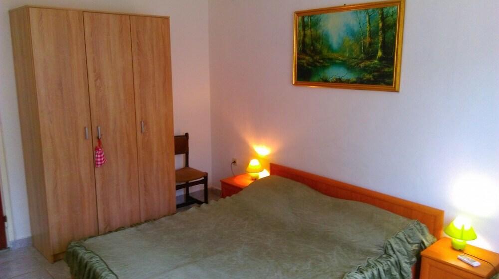 Irmica - by the sea - SA5