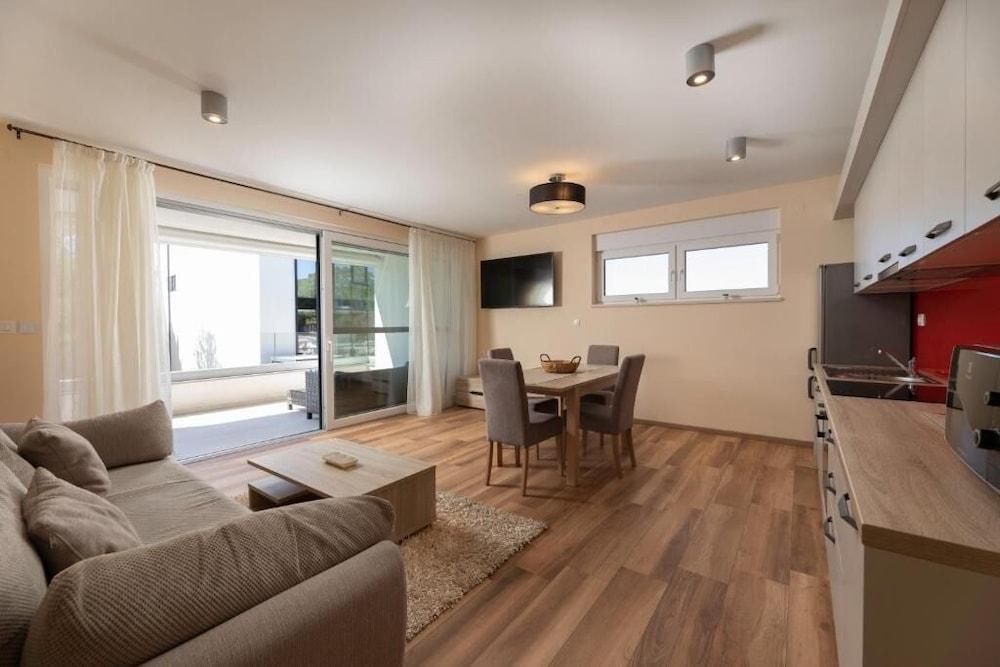 Marina - 60 Meters to the Beach - A2