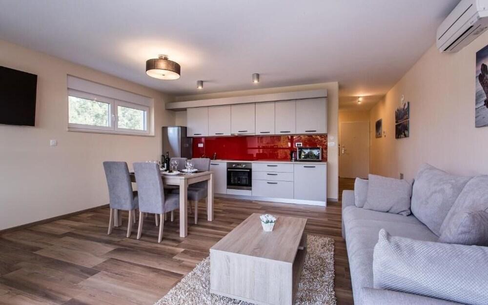 Marina - 60 Meters to the Beach - A2