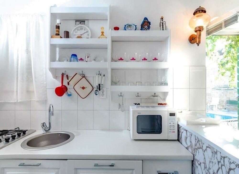 Vjerocka - With Pool - H