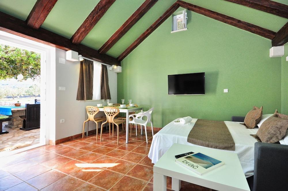 Tonka - With Pool - H