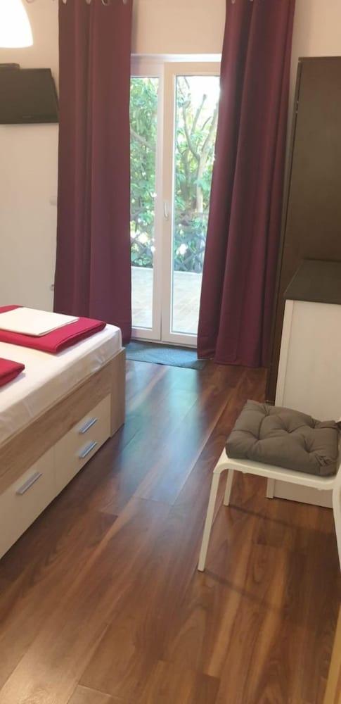 Biserka - 50 m From Beach - A1