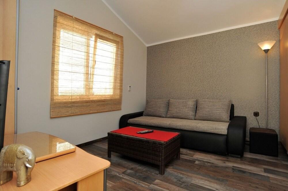 Tomo - Open Pool and Pool for Children - A2