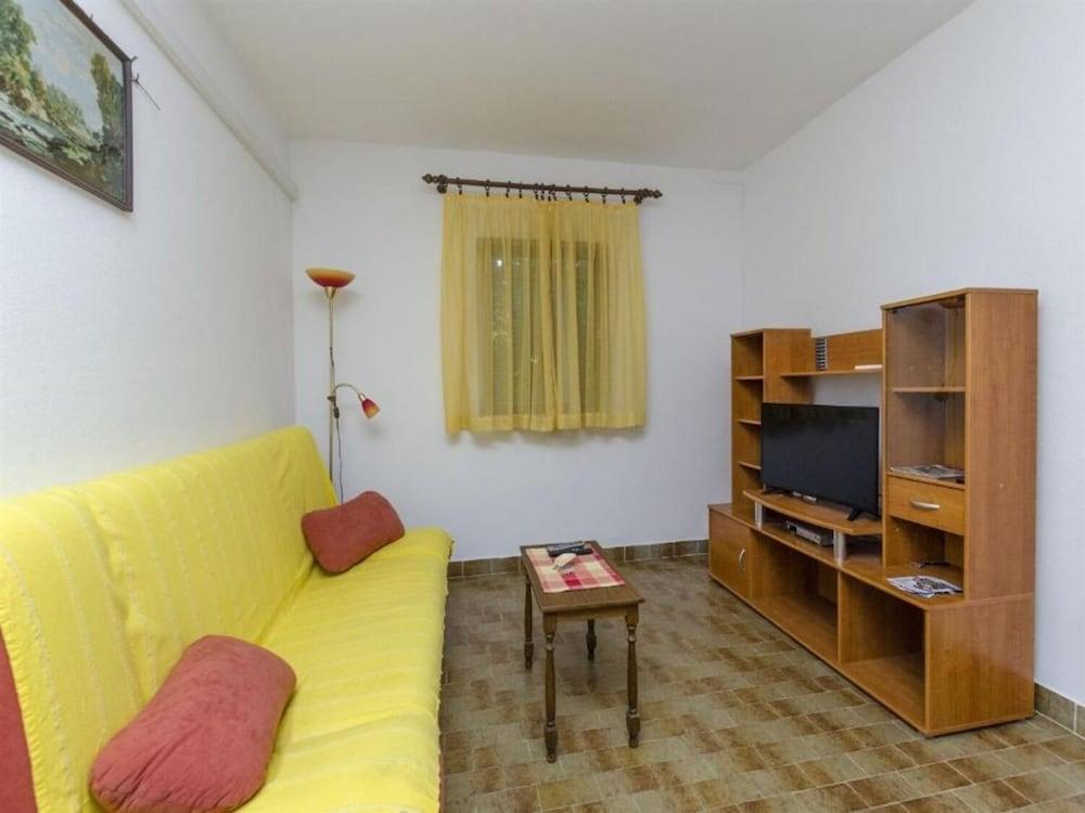 Silvana - Economy Apartments - A3