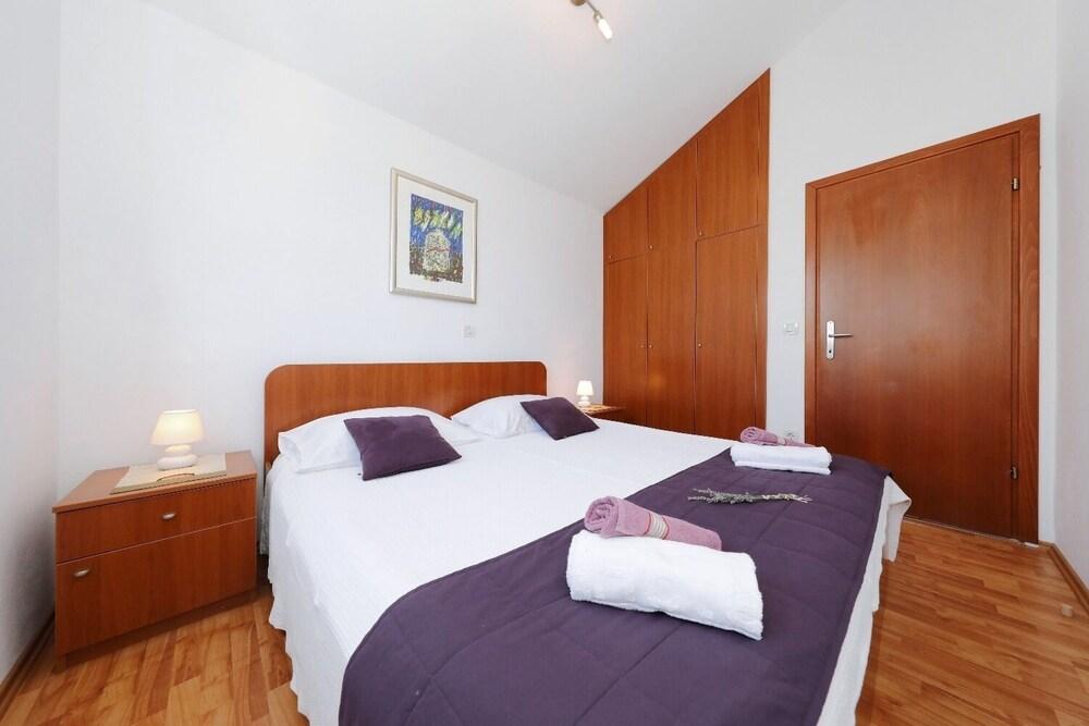 Suzana - Green Oasis - A1