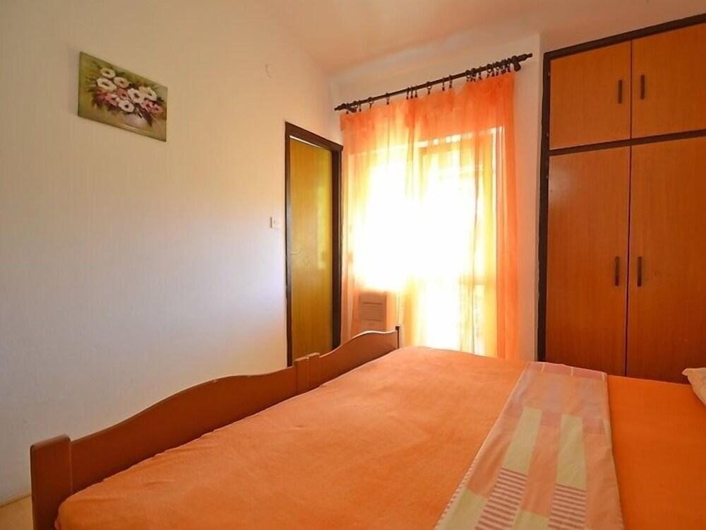 Velebit - 130m to the Beach - A2