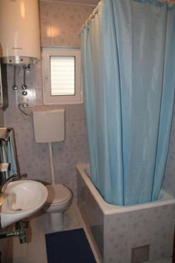 Sini - With Parking - A1