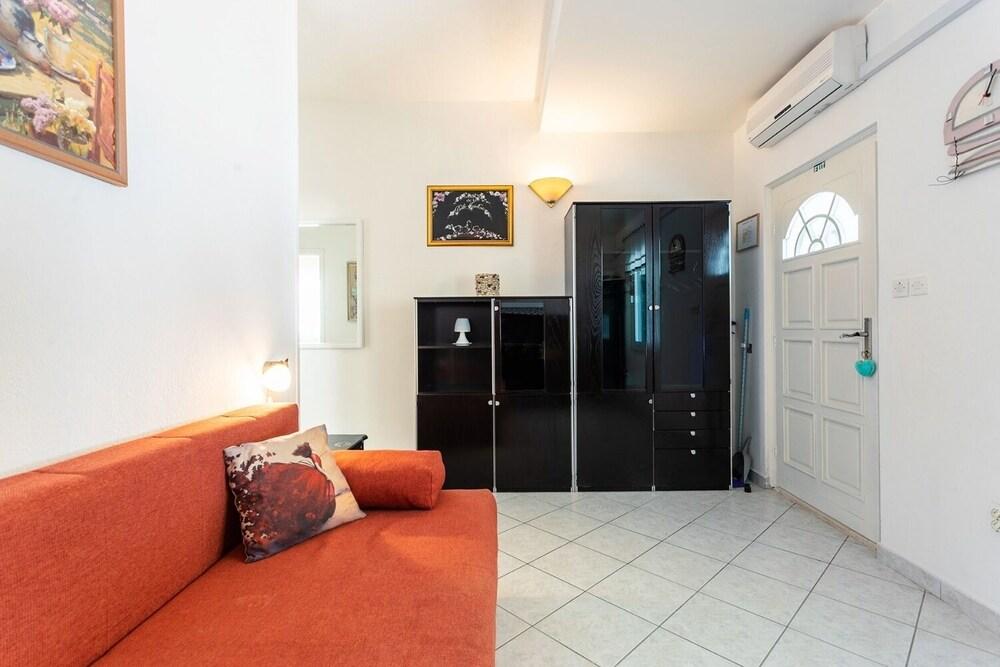 Anki - 15 m From sea - A3