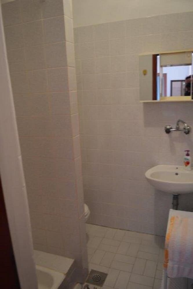 Maja - Affordable With Parking - A4-cleopatra