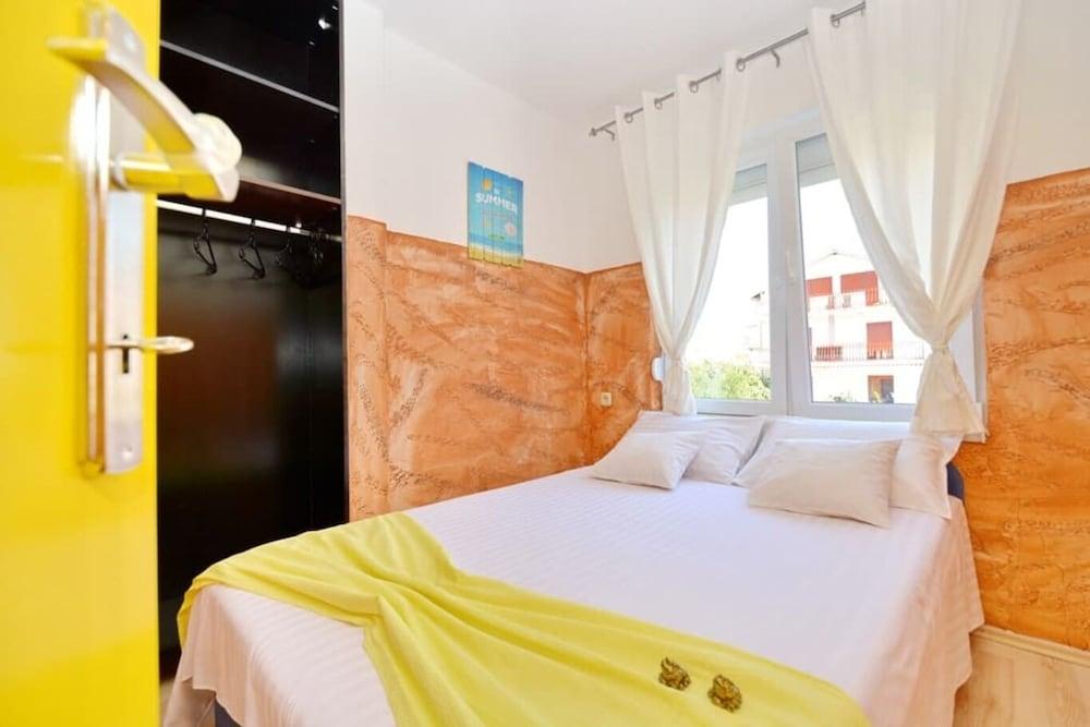 Goga - With Free Parking - A1