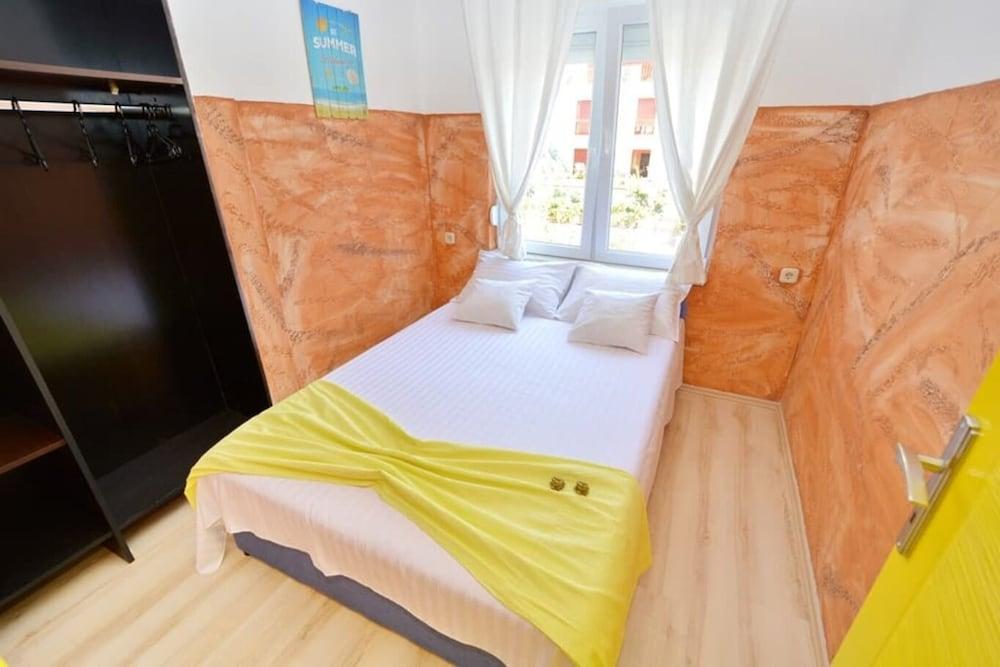 Goga - With Free Parking - A1