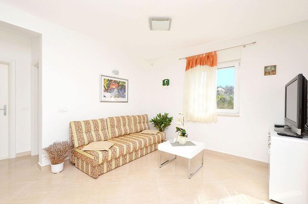 Željko - sea View - H