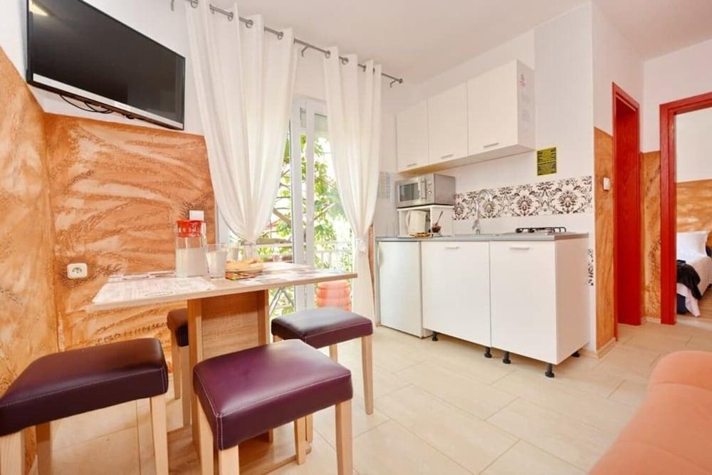 Goga - With Free Parking - A2