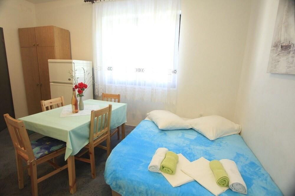 Mary - 30m From the sea - A4