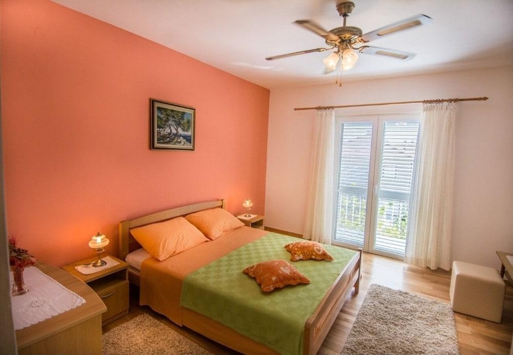 Sveto - 400 m From Beach - A1