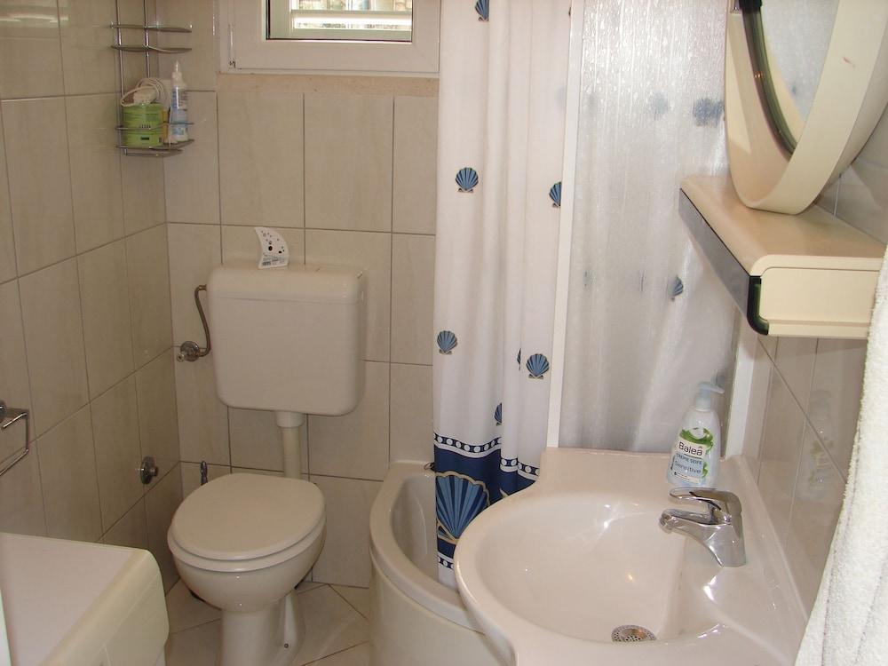 Slavica - Apartment With Large Terrace - A1